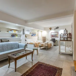  Appartamento All'ombra Della Luna, By Short Holidays Italia